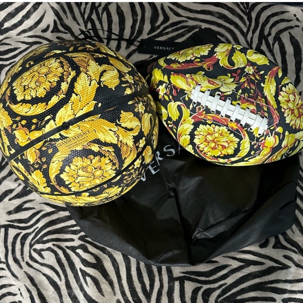 VERSACE